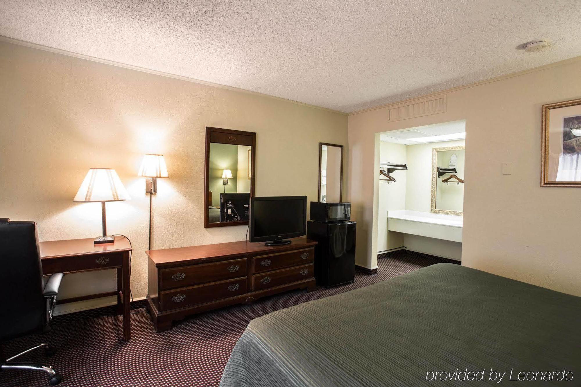 Rodeway Inn Harbison Area Columbia Exterior foto